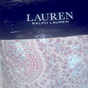 Brand New Never opened Ralph Lauren Queen Comforter with a two Standard Shams